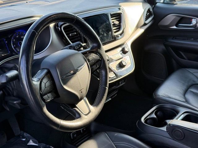 Used 2020 Chrysler Pacifica Touring-L AWD/4WD image 20