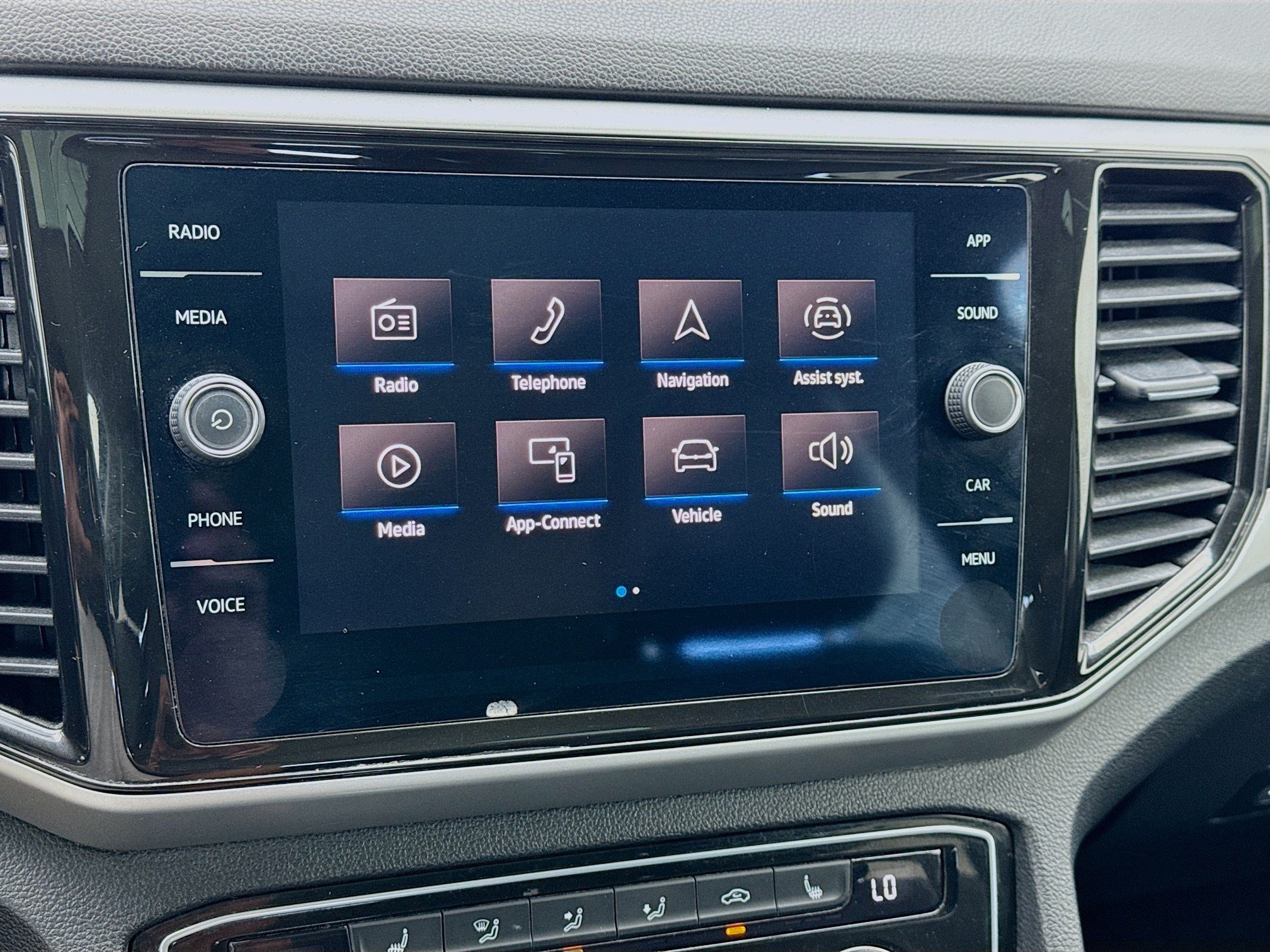 Used 2022 Volkswagen Atlas SE FWD image 9