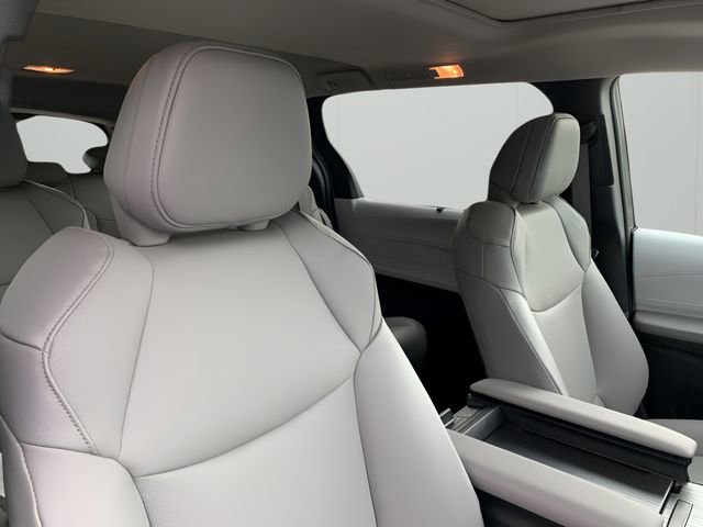New 2025 Toyota Sienna XLE image 18