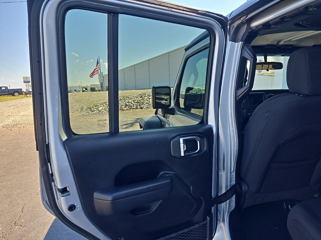 Used 2023 Jeep Wrangler Unlimited image 16