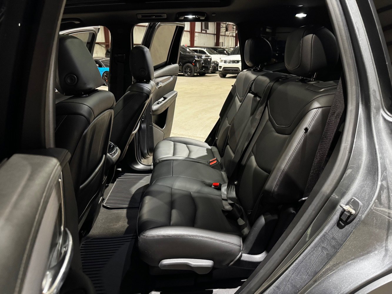 Used 2022 Cadillac XT6 Luxury AWD/4WD image 17