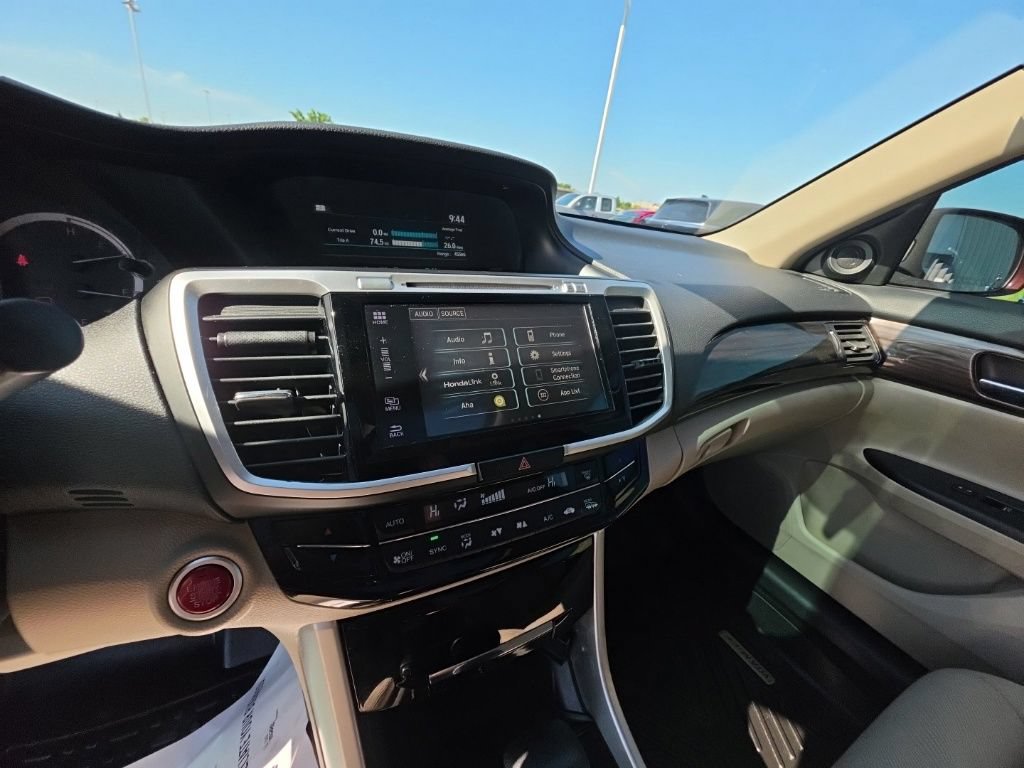 Used 2016 Honda Accord EX image 19