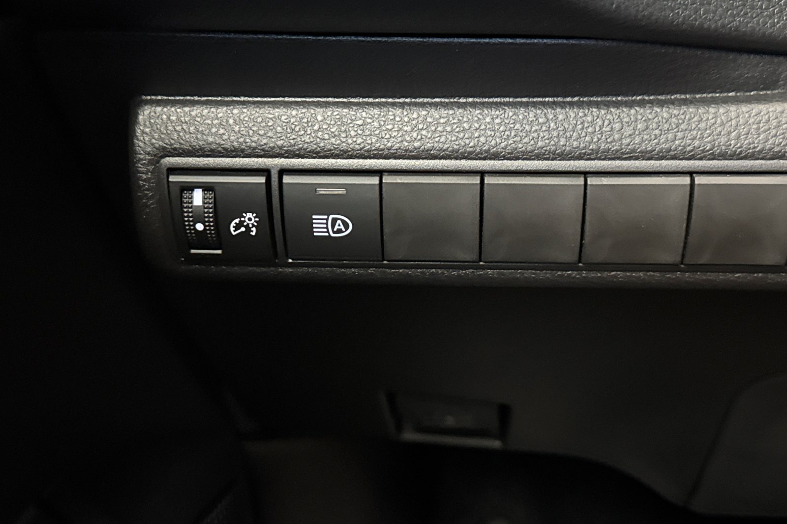 New 2026 Toyota Corolla LE FWD image 28