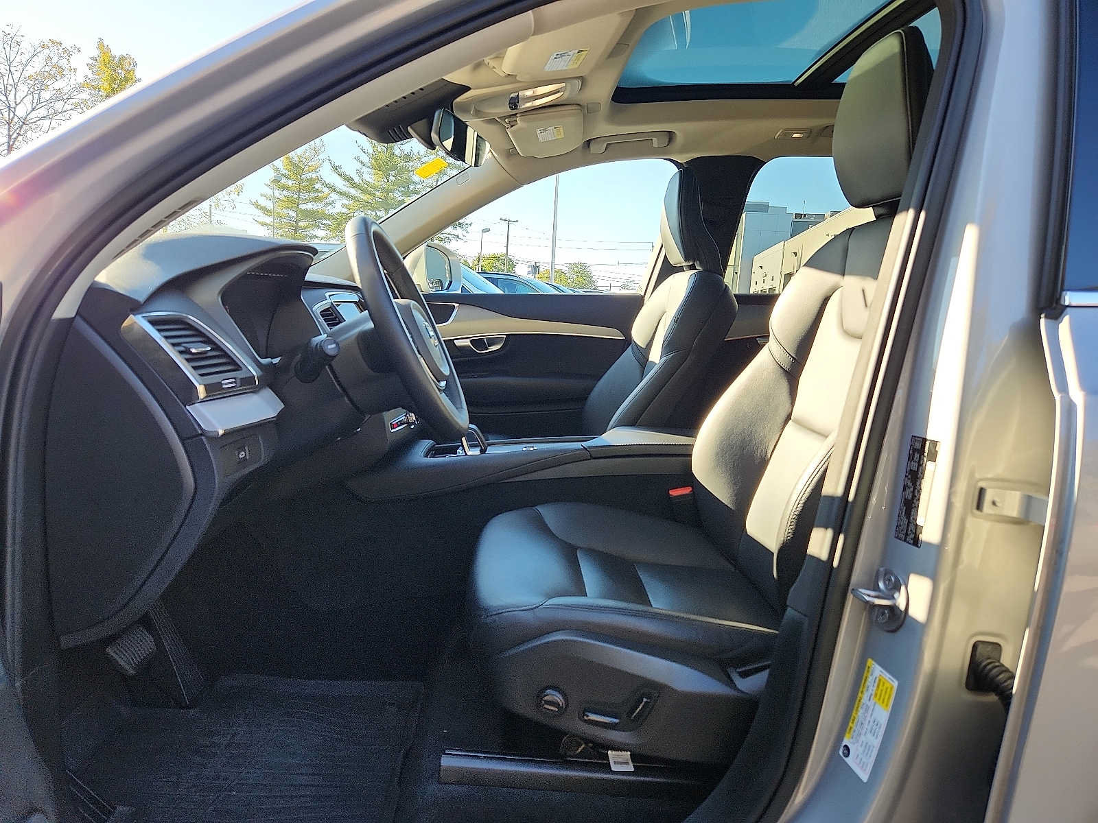 Certified 2023 Volvo XC90 B5 Core w/ Protection Package Premier AWD/4WD image 13