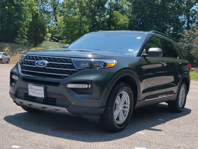 Used 2023 Ford Explorer XLT w/ Equipment Group 202A AWD/4WD image 7