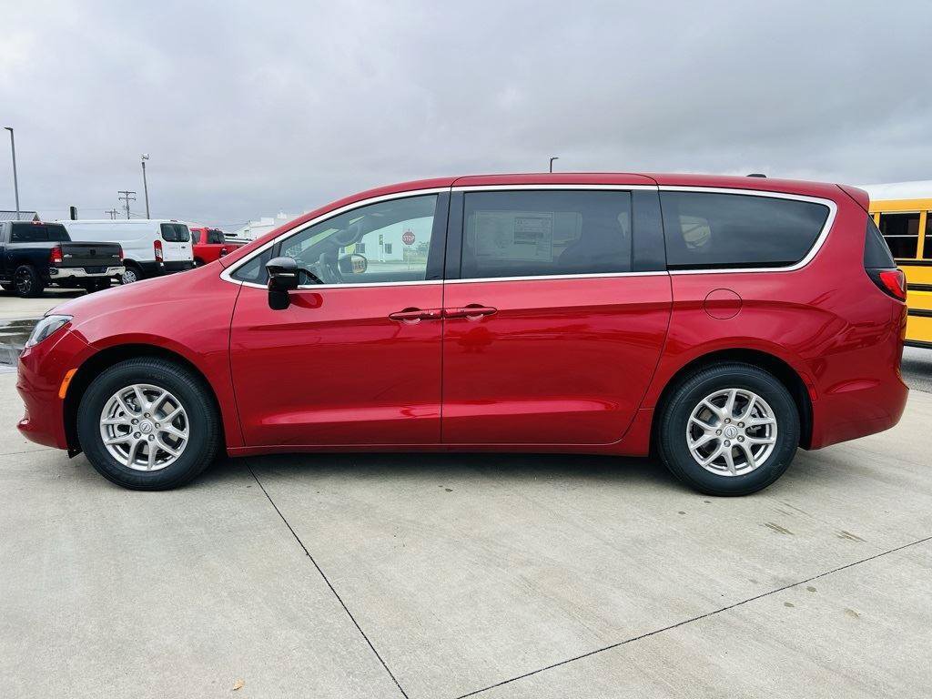New 2026 Chrysler Voyager LX FWD image 37