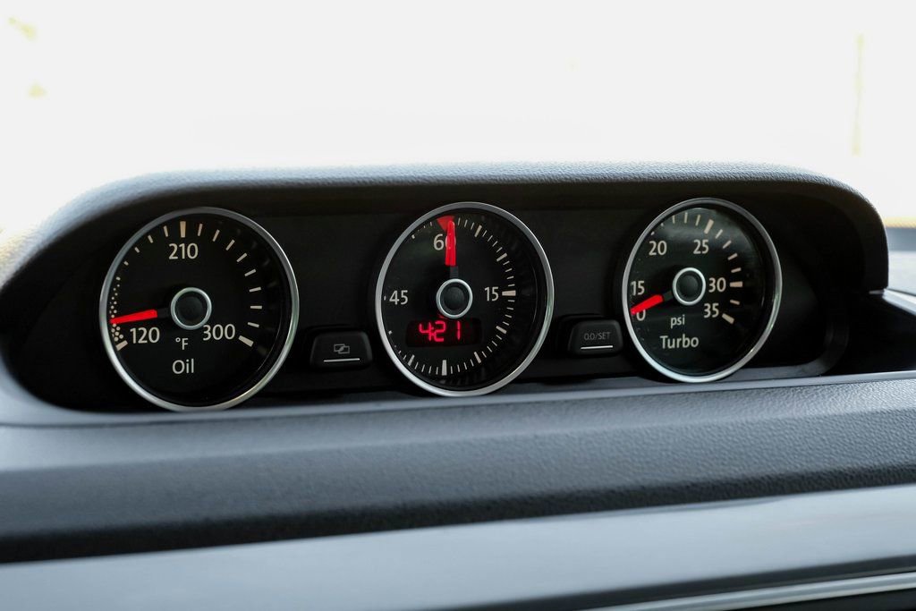 Used 2014 Volkswagen Beetle R-Line image 23