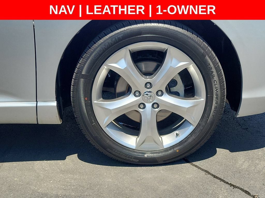Used 2011 Toyota Venza AWD w/ Premium Pkg #2 image 9