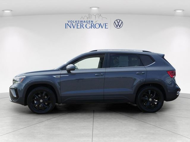 Certified 2023 Volkswagen Taos SE w/ Panoramic Sunroof Package AWD/4WD image 4