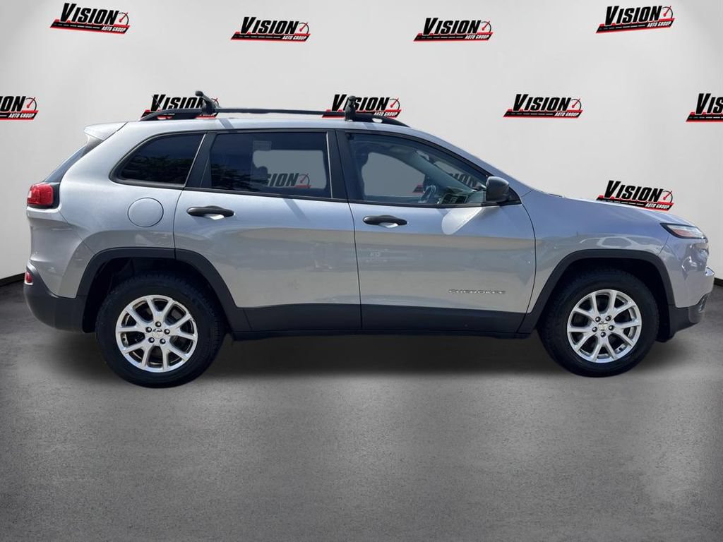 Used 2016 Jeep Cherokee Sport AWD/4WD image 4