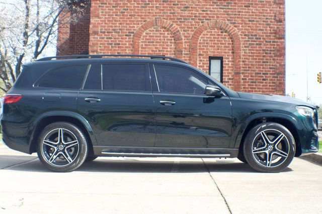 Used 2024 Mercedes-Benz GLS 450 4MATIC image 4