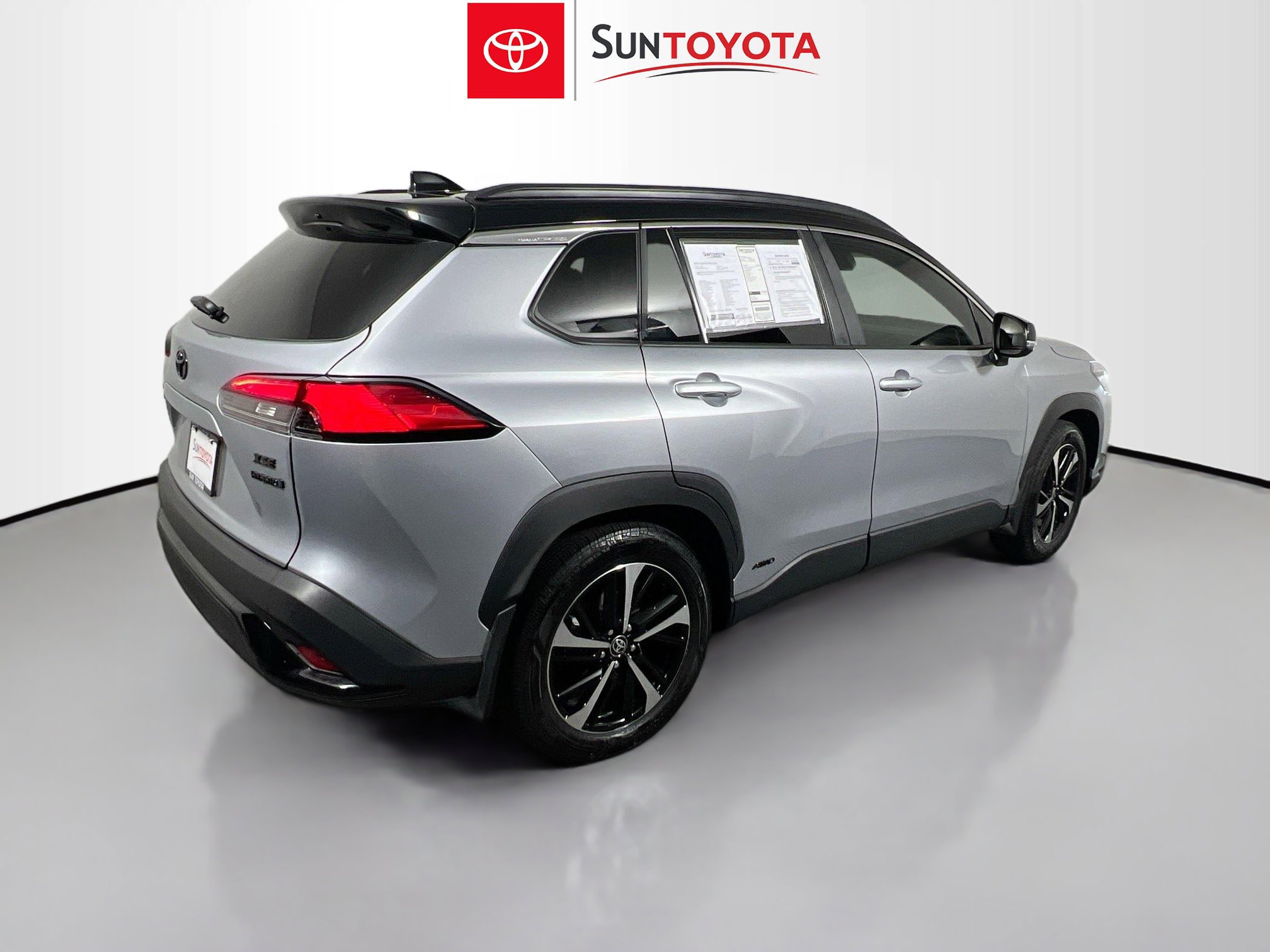 Used 2024 Toyota Corolla Cross AWD Hybrid w/ Convenience Package image 4