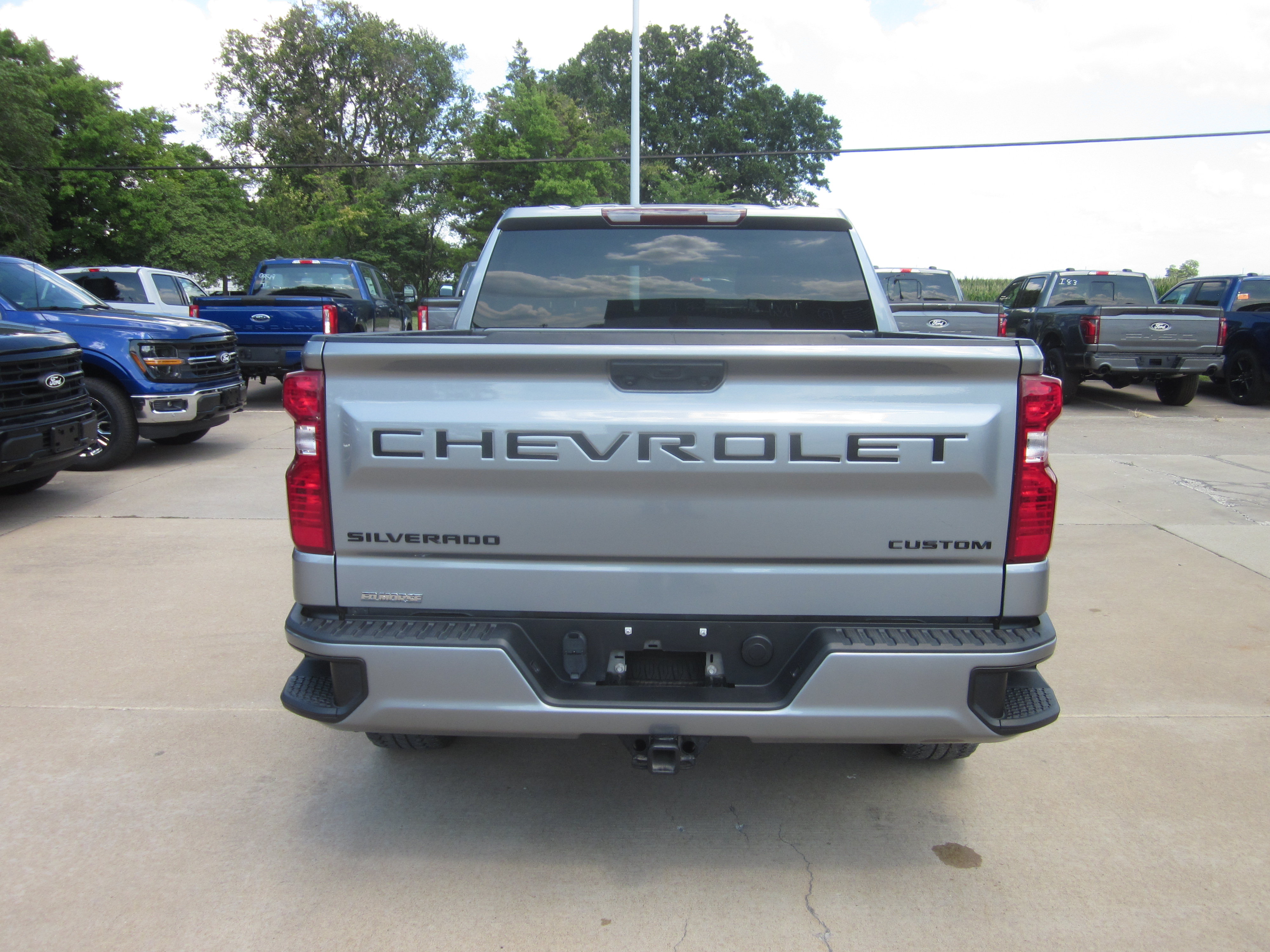 Used 2023 Chevrolet Silverado 1500 Custom w/ LPO, Dark Essentials Package AWD/4WD image 5