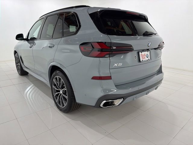 Used 2026 BMW X5 xDrive40i w/ M Sport Package AWD/4WD image 3