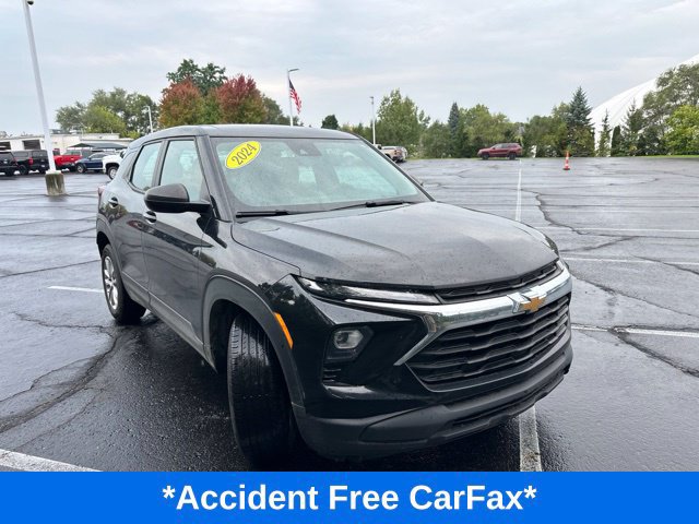 Used 2024 Chevrolet TrailBlazer LS FWD image 2