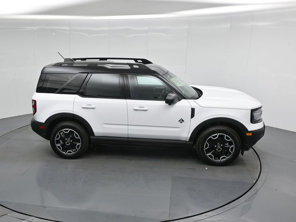 Certified 2025 Ford Bronco Sport Outer Banks w/ Outer Banks Tech Package+ AWD/4WD image 55