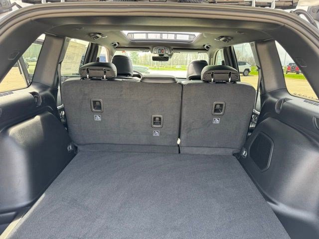 New 2026 Jeep Grand Cherokee Limited w/ Luxury Tech Group II AWD/4WD image 36