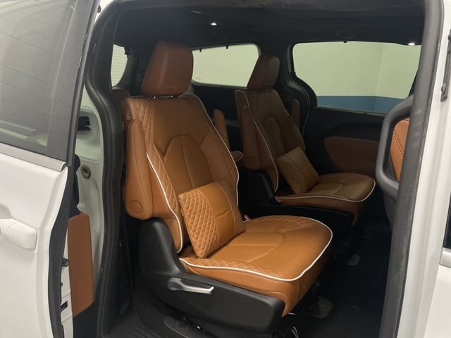 Used 2024 Chrysler Pacifica Pinnacle image 36