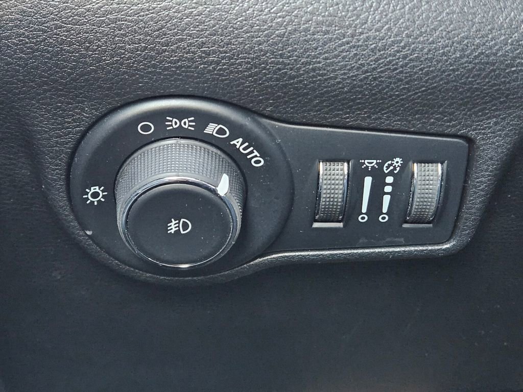 Used 2022 Jeep Compass Latitude image 18