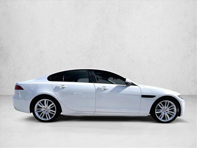Used 2021 Jaguar XF SE image 5