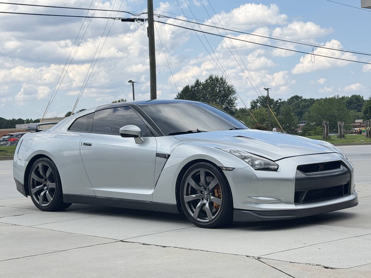 Used 2009 Nissan GT-R Premium AWD/4WD image 3