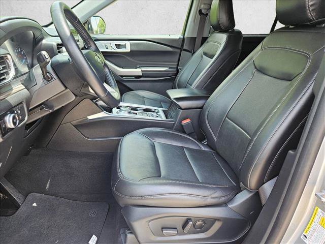 Used 2023 Ford Explorer Limited AWD/4WD image 16