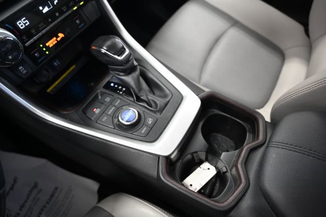 Used 2019 Toyota RAV4 Limited w/ Advanced Technology Package AWD/4WD image 19