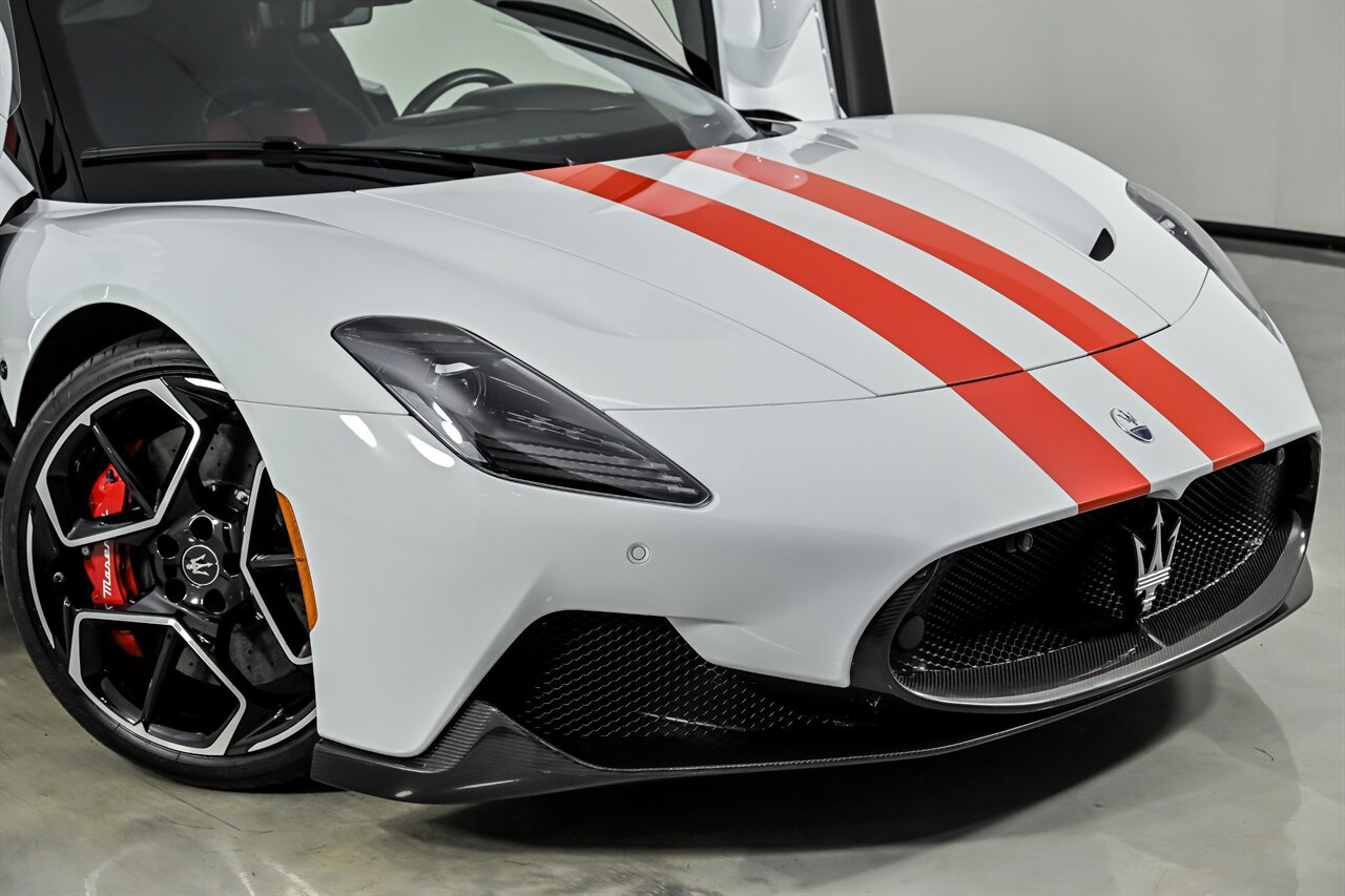 Used 2023 Maserati MC20 Coupe RWD image 2