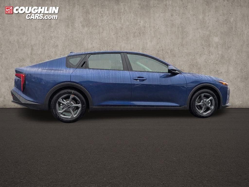 New 2025 Kia K4 LXS image 8