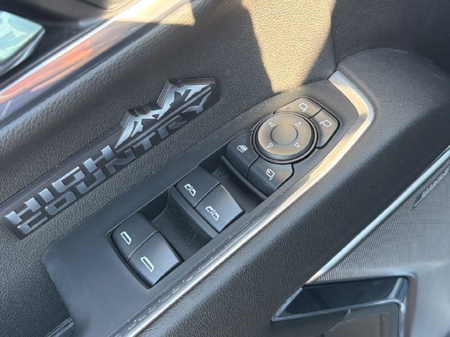 Used 2024 Chevrolet Silverado 1500 High Country w/ High Country Premium Package AWD/4WD image 11