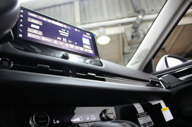 New 2026 Mitsubishi Outlander ES image 12