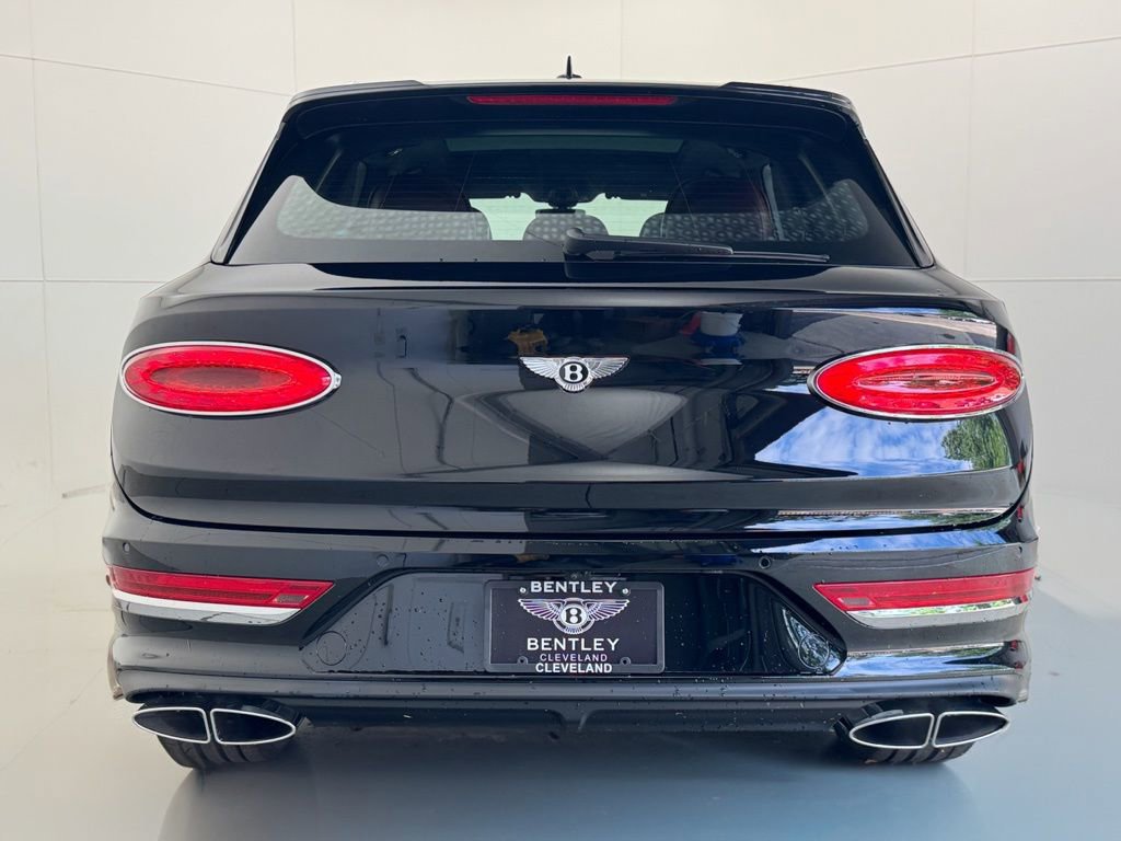 Used 2025 Bentley Bentayga image 47
