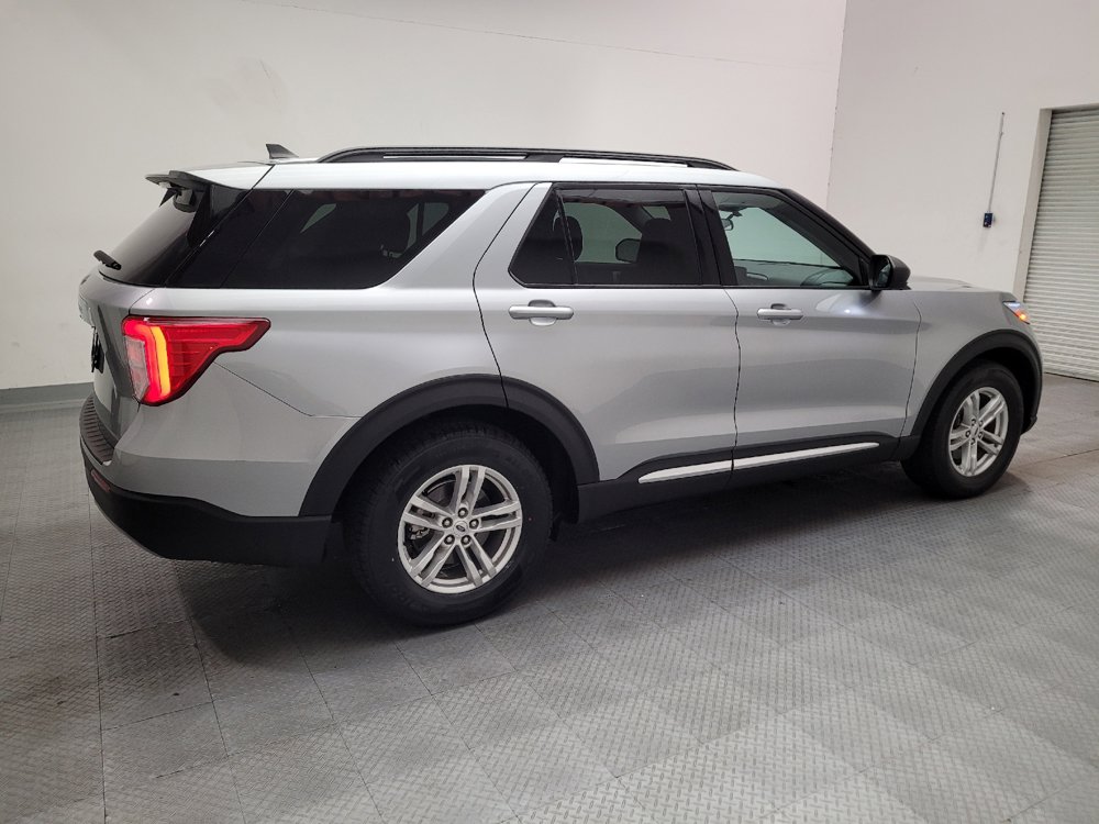 Used 2024 Ford Explorer XLT w/ Equipment Group 202A RWD image 10