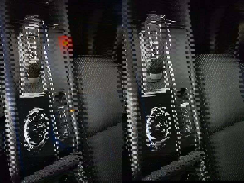 Used 2024 Mitsubishi Outlander ES image 22