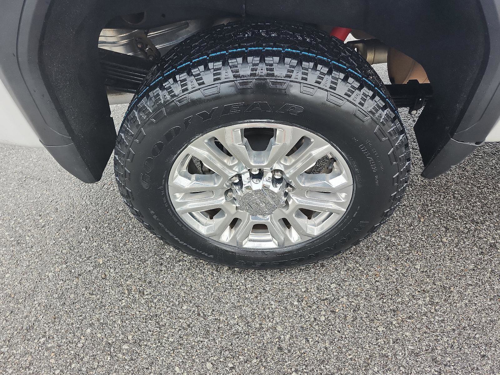 Used 2023 GMC Sierra 2500 Denali w/ Denali Ultimate Package image 5