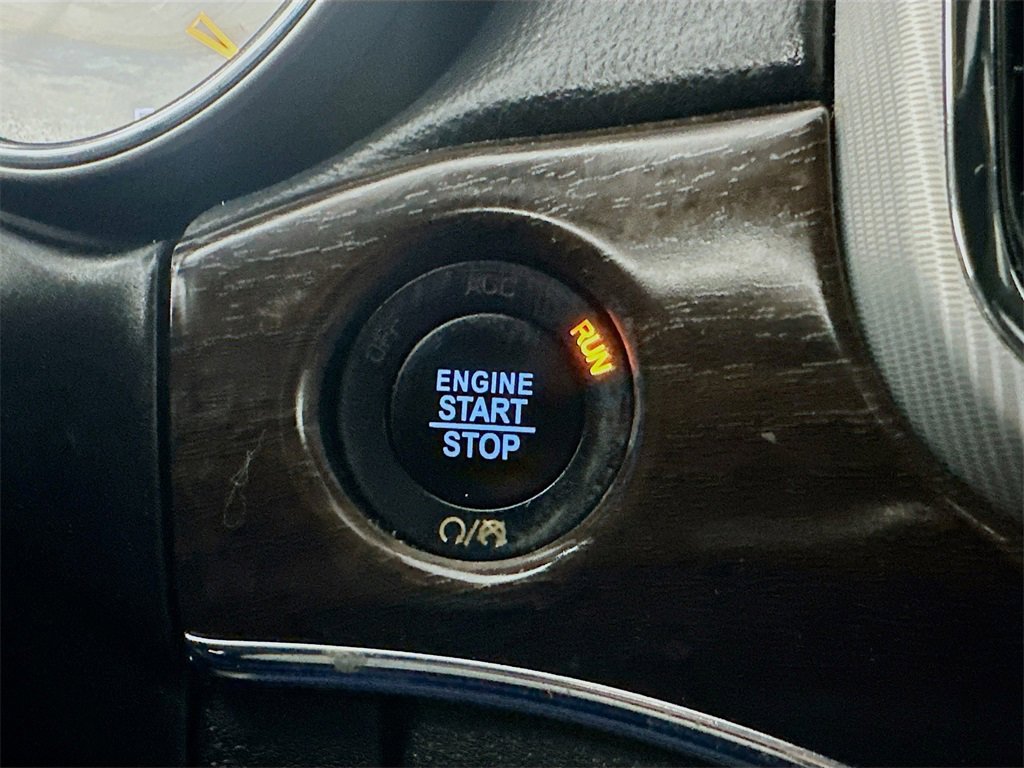 Used 2018 Jeep Grand Cherokee Limited image 28