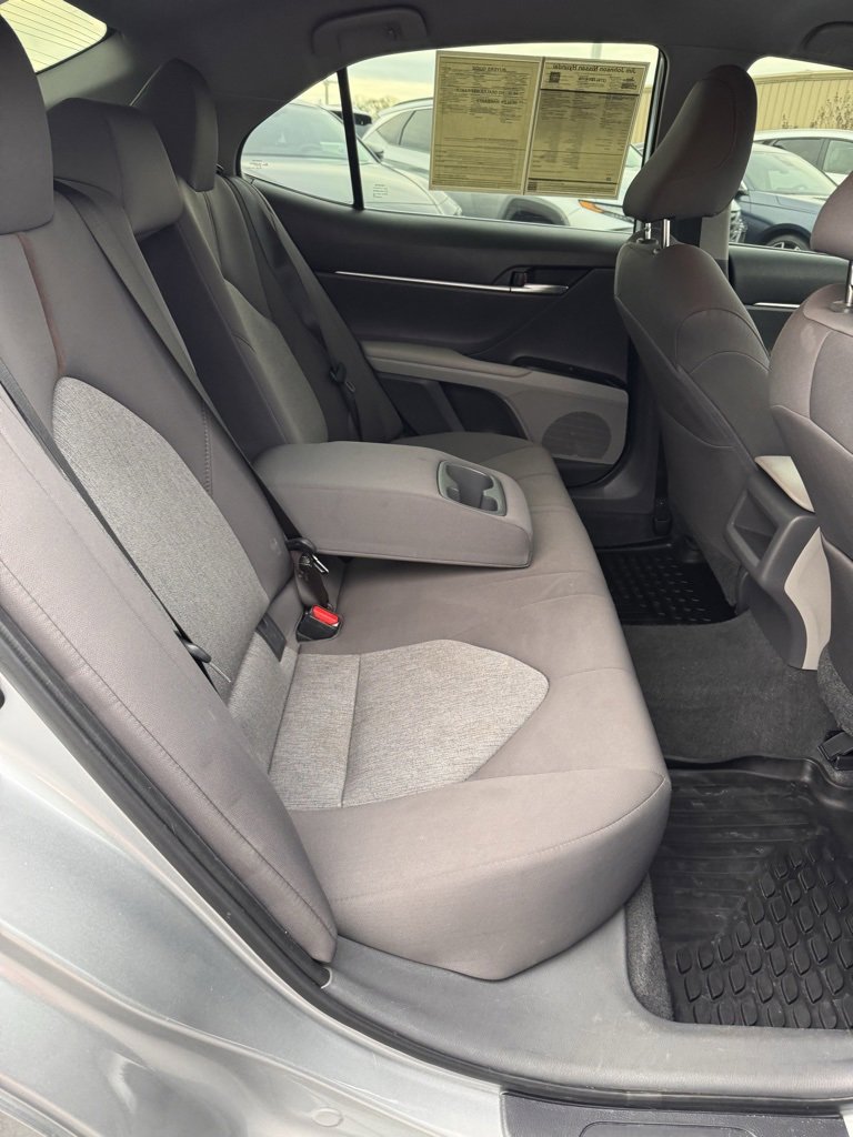 Used 2019 Toyota Camry L image 13