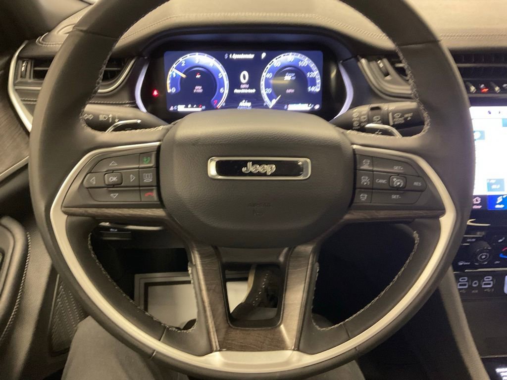 Used 2024 Jeep Grand Cherokee L Limited w/ Luxury Tech Group II image 14