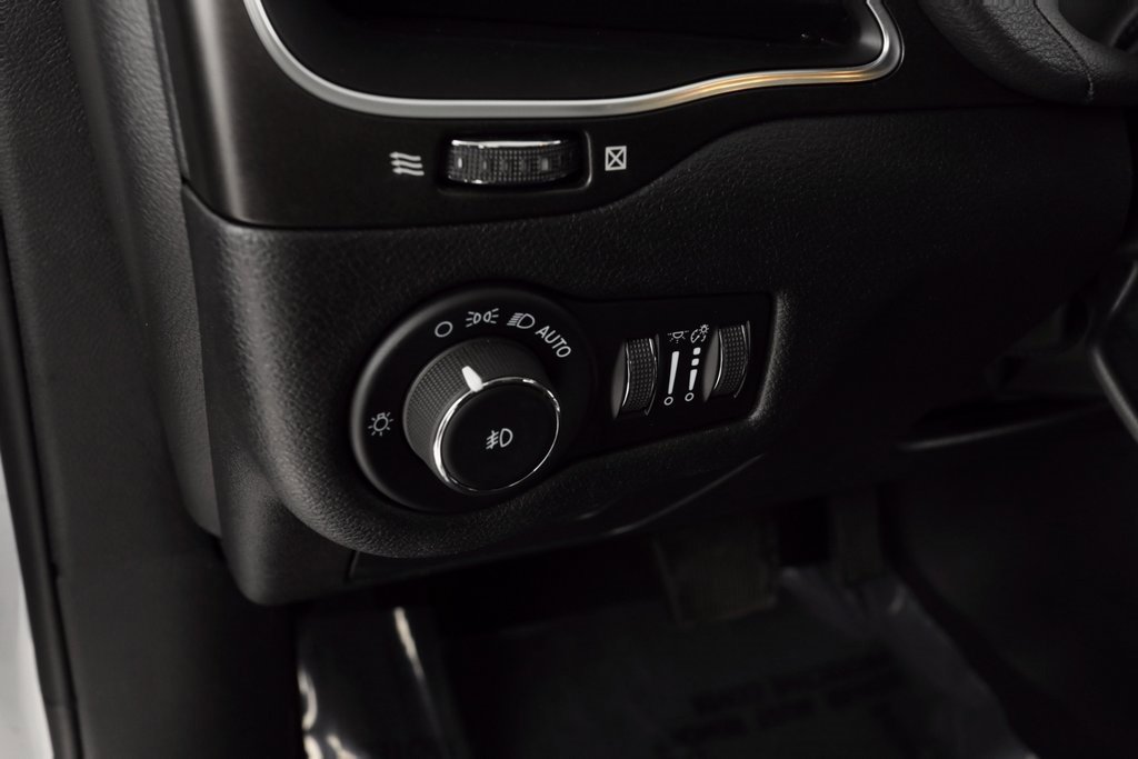 Certified 2021 Jeep Cherokee Trailhawk image 21