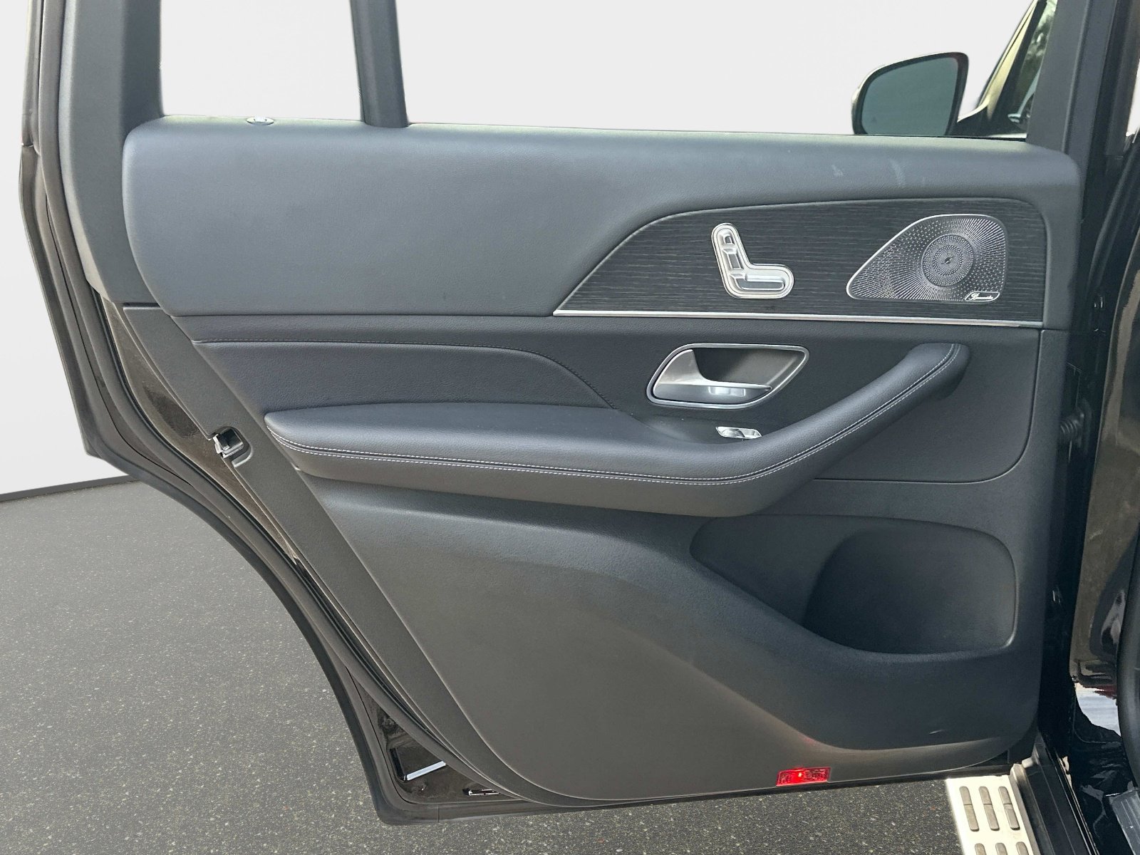 Certified 2025 Mercedes-Benz GLS 450 4MATIC image 13