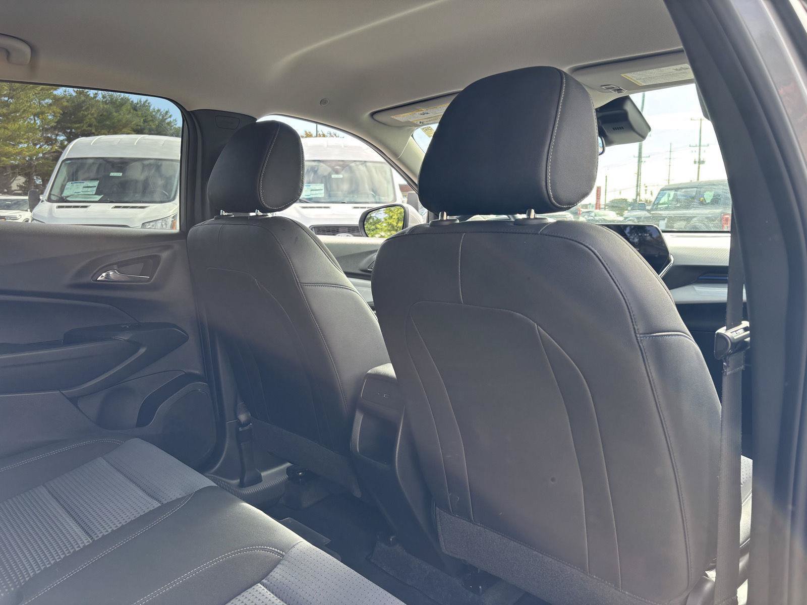 Used 2025 Chevrolet Trax LT w/ Driver Confidence Package FWD image 19