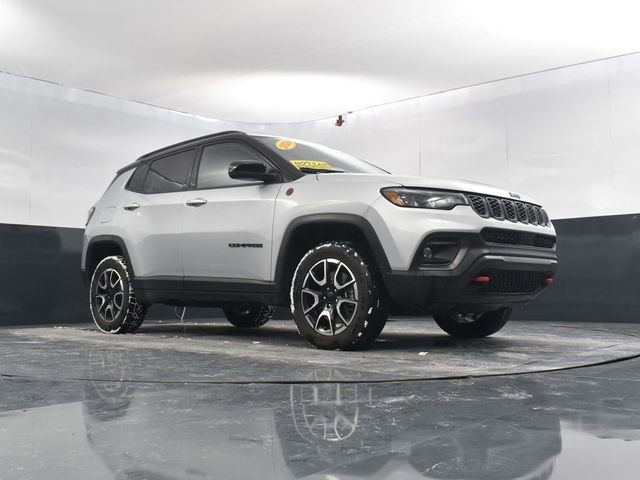 Used 2024 Jeep Compass Trailhawk image 42