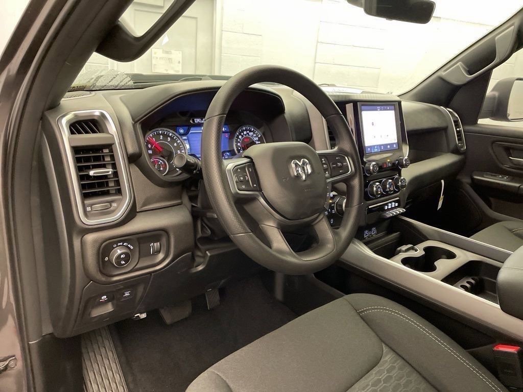 New 2026 RAM 1500 Express AWD/4WD image 14