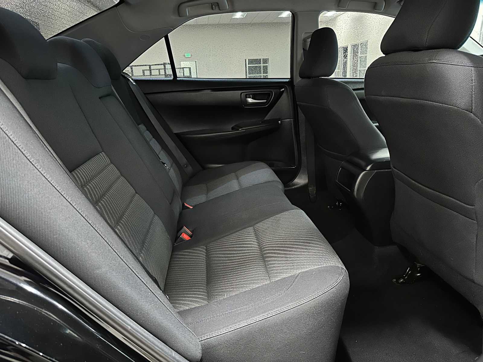 Used 2015 Toyota Camry LE image 23