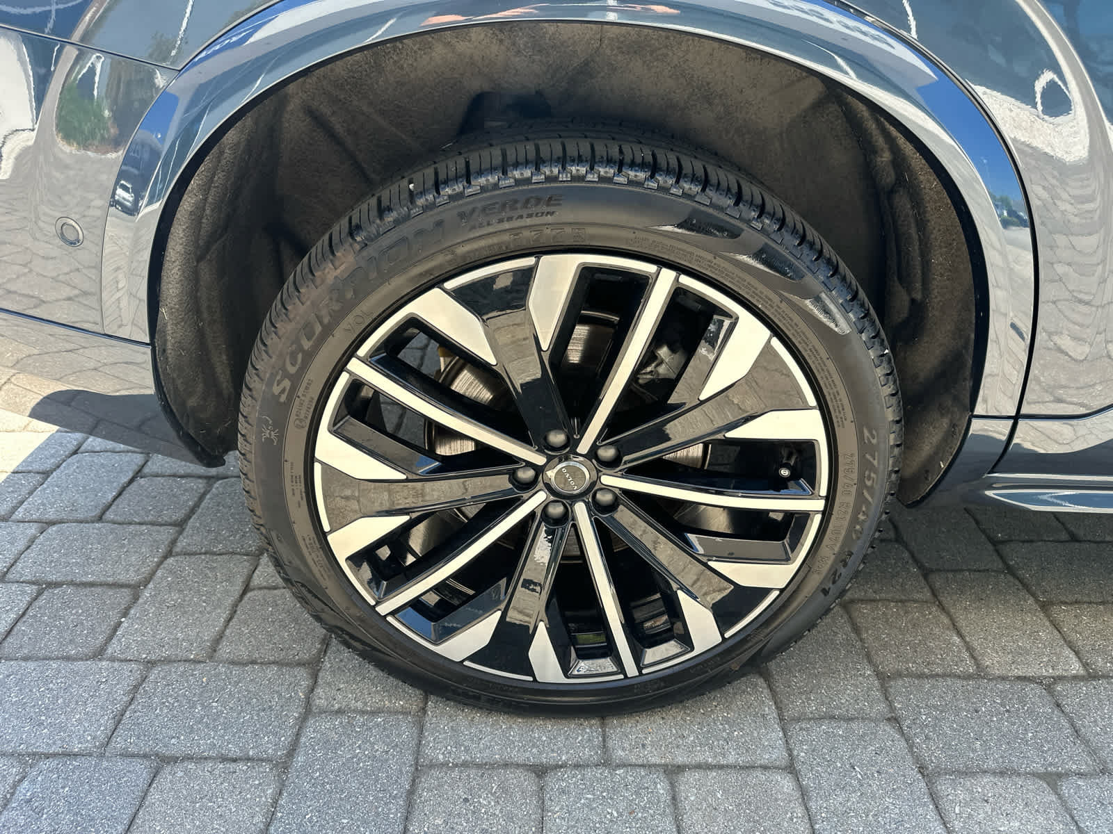 Used 2025 Volvo XC90 B6 Ultra w/ Protection Package AWD/4WD image 41