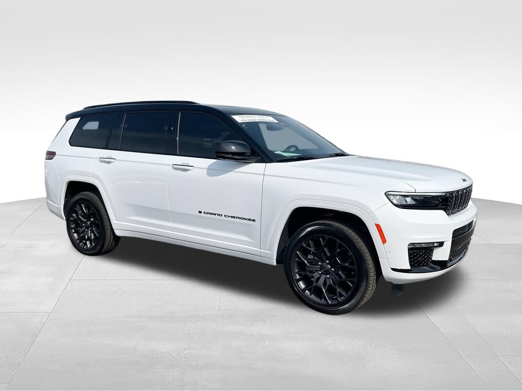 Used 2025 Jeep Grand Cherokee L Summit AWD/4WD image 2