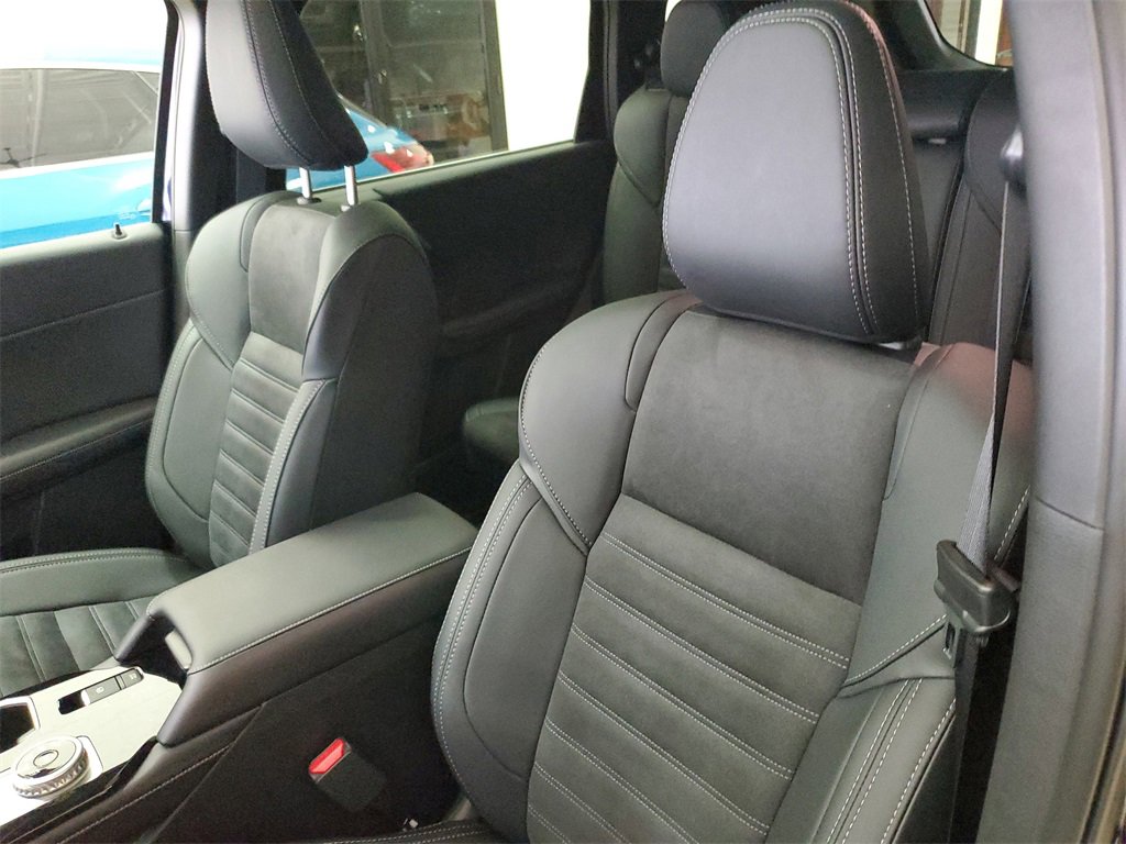 New 2025 Mitsubishi Outlander SE image 21