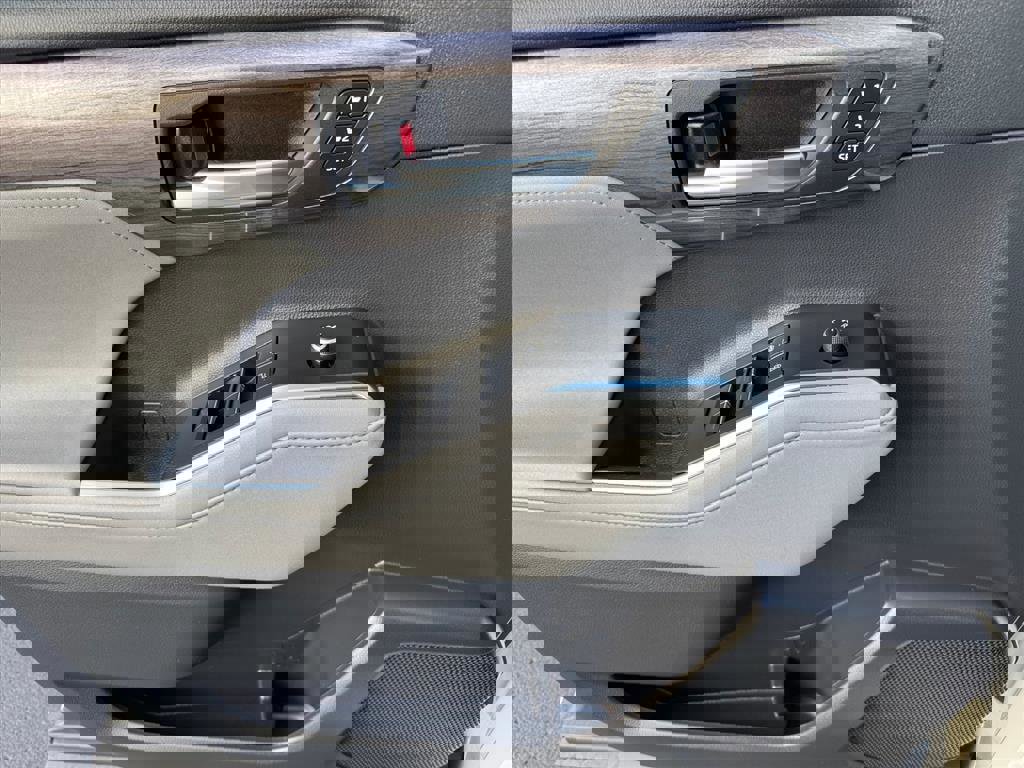 Certified 2021 Toyota Highlander Limited image 14