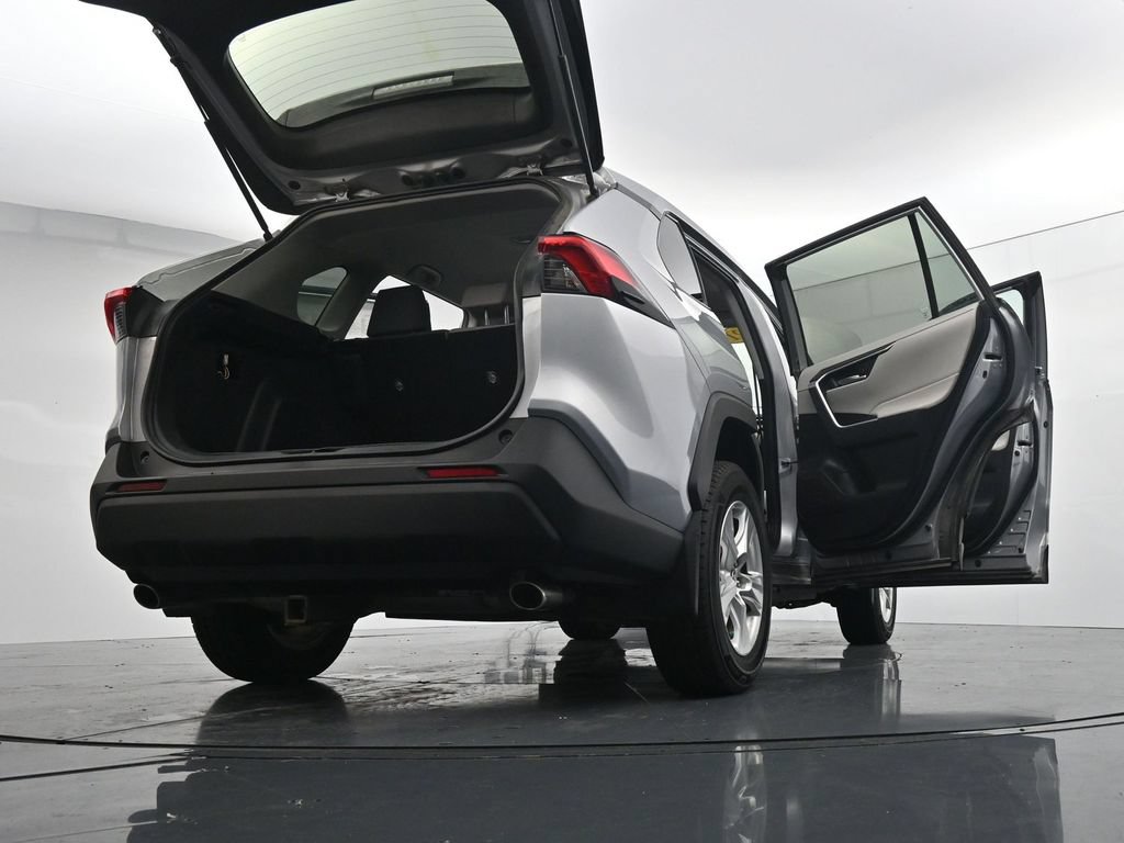Used 2021 Toyota RAV4 XLE AWD/4WD image 48