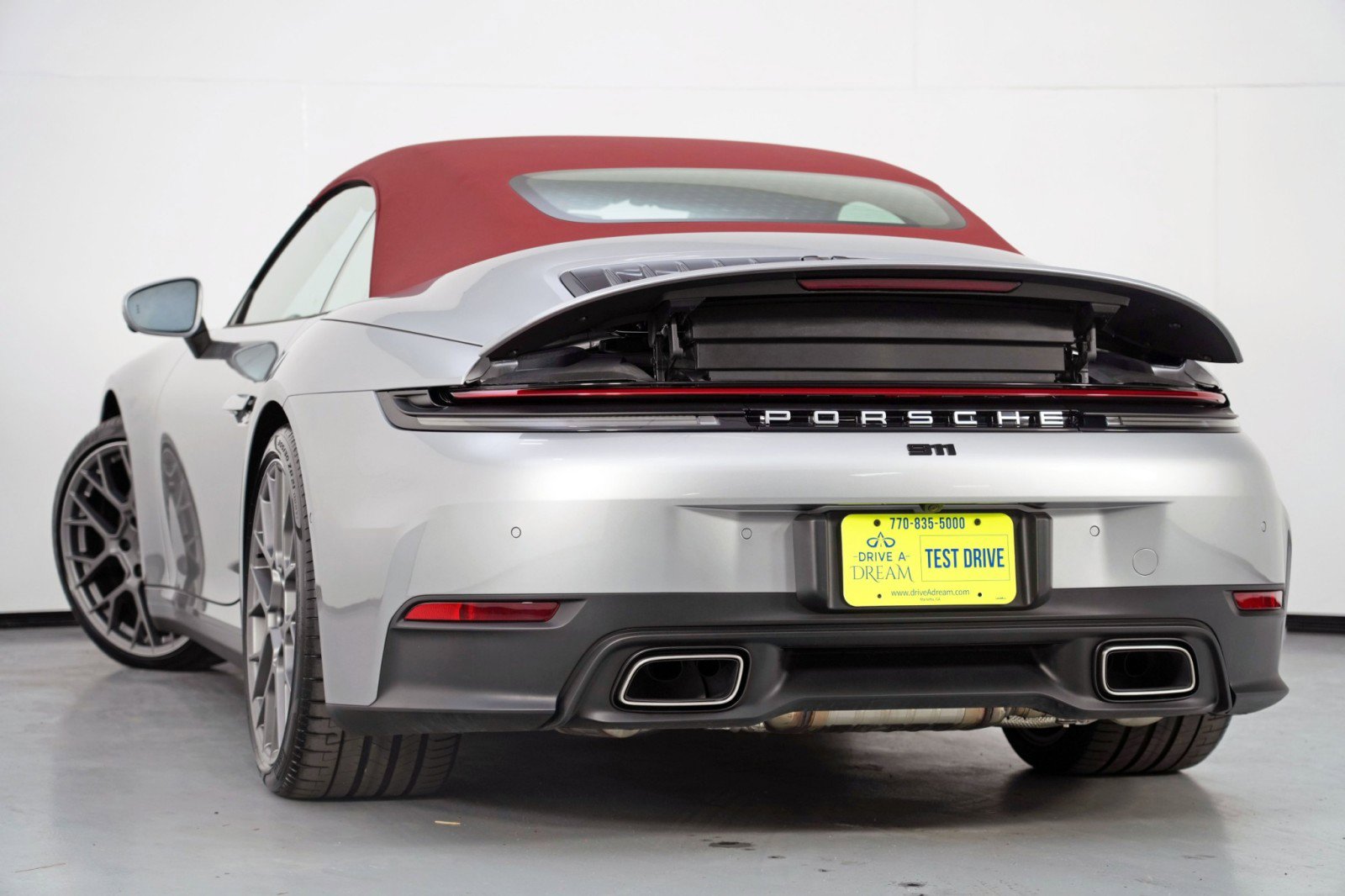 Used 2025 Porsche 911 Carrera image 6